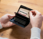 PORTE CARTES SMART CASE OLSO LARGE MAT STONE GREY ÖGON